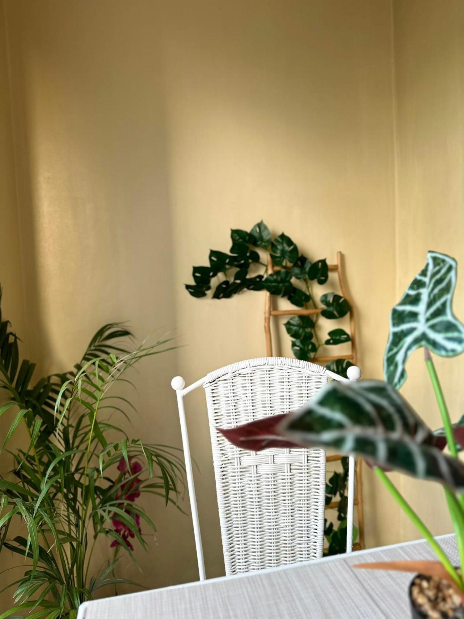 One Bedroom With Balcony By Christine Suites Ph In Greenbelt Radisson Makati City Exterior photo